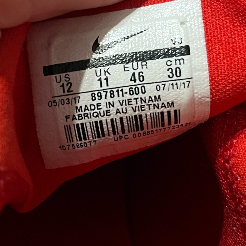Nike zoom shift shoes.